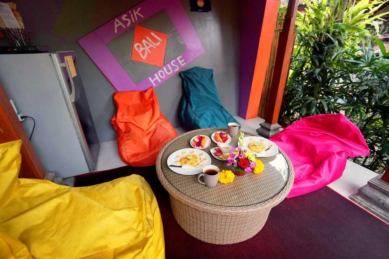 Pensjonat Asik Bali House Ubud
