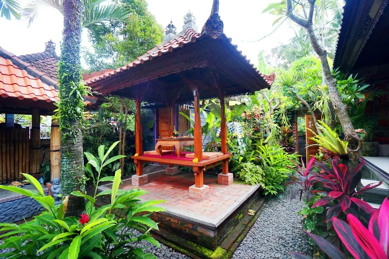** Pensjonat Asik Bali House Ubud Indonezja